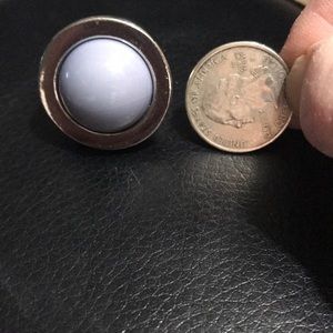 NWOT. MEDIUM GRAYISH BLUE RING WITH SILVERY BAND
